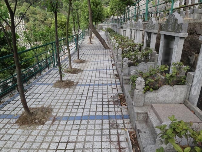 龙居山陵园咨询热线:023-86622404